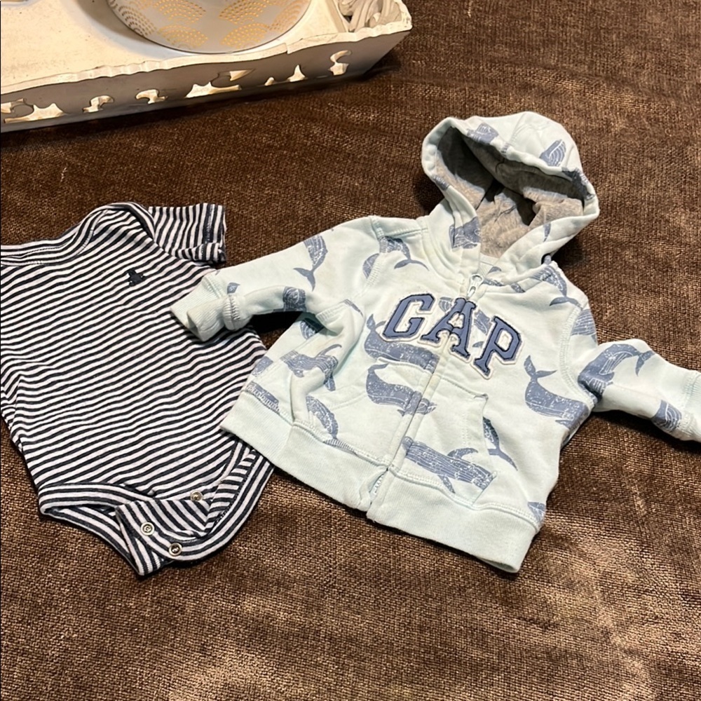 Baby GAP Blue Striped Onesie & Whale Print Cozy Hoodie- Size 0-3 Months - Picture 1 of 6